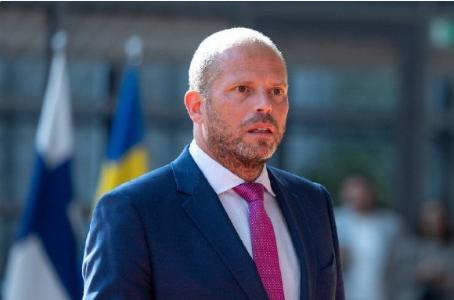 比利时国防大臣西奥·弗兰肯扬言：“要让莫斯科变为废墟”。欧洲一隅突然传来威胁