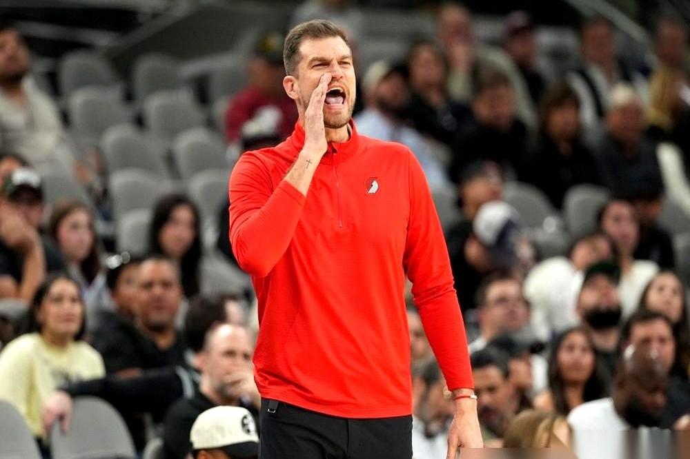 杨瀚森，这个名字曾和NBA开拓者的16号签紧紧绑在一起。所有人都在盯着他，等着看