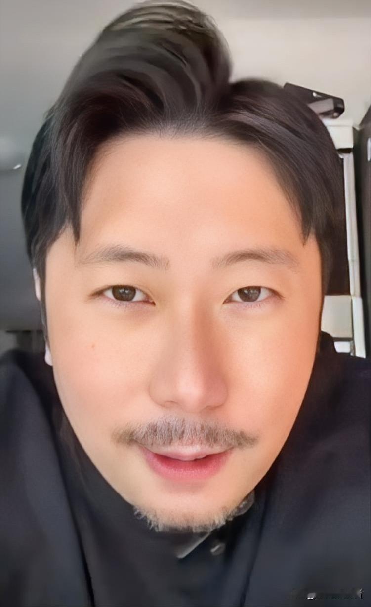 韩莹老公说👇总有人没完没了黑王楚钦的发球。大头以前常被裁判误判，王楚
