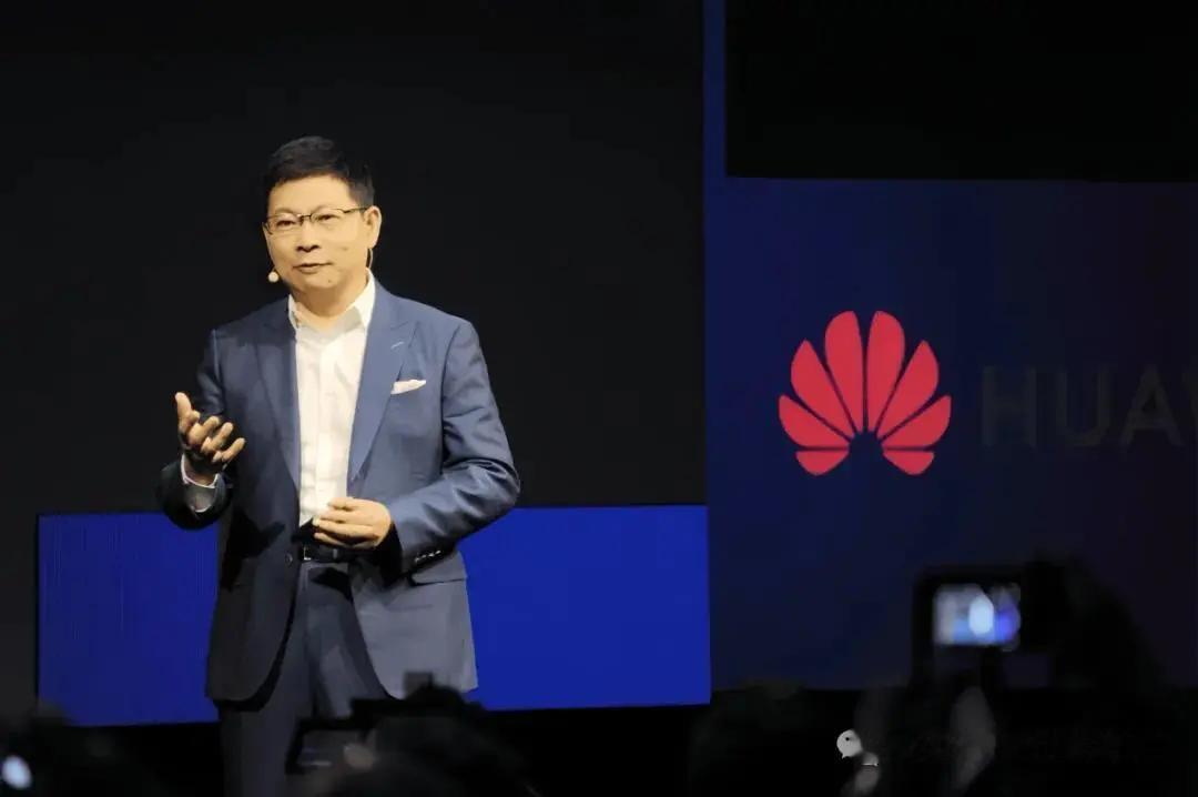 道德绑架，撕下伪装！8月5日江苏新闻发表评论，针对“竹知了”舆论风波发声，华为