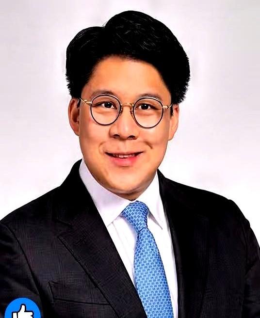 不得不承认，霍家这一次，给所有的“有钱人”都上了一课！香港遭遇灾情，霍启刚代