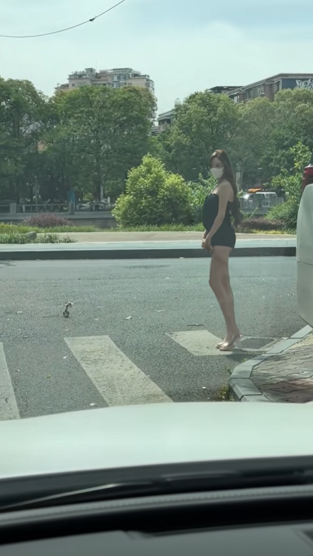 还久没有遇到这么礼貌的行人了