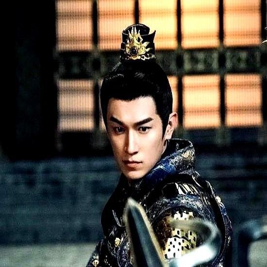 就刚刚，看那个《唐朝诡事录》，我突然就想通了。里面演卢凌风那个哥们儿，多卖力啊，