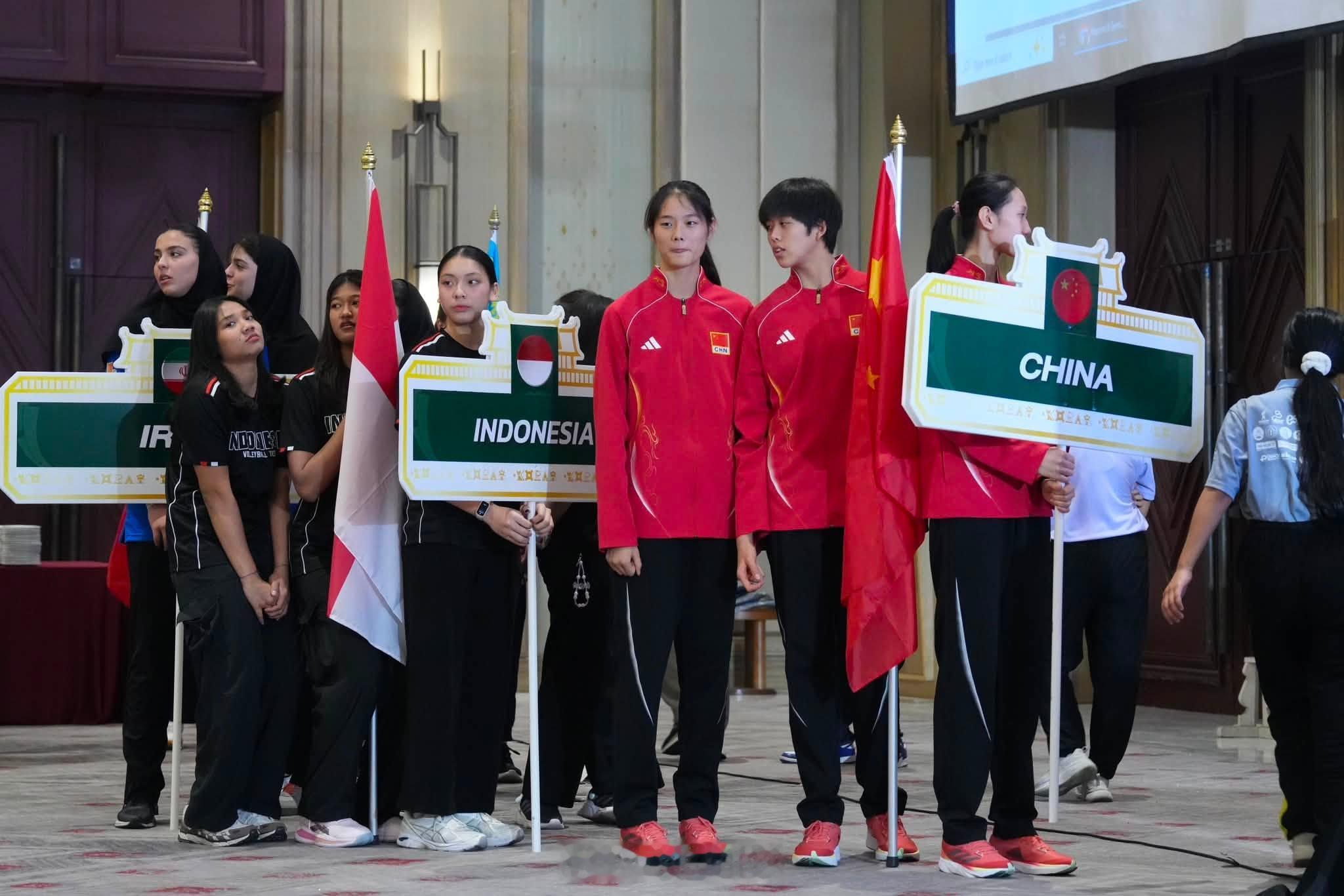 6月30日，泰国呵叻，参加2026U18女排亚锦赛开幕仪式的中国队。中国队参赛