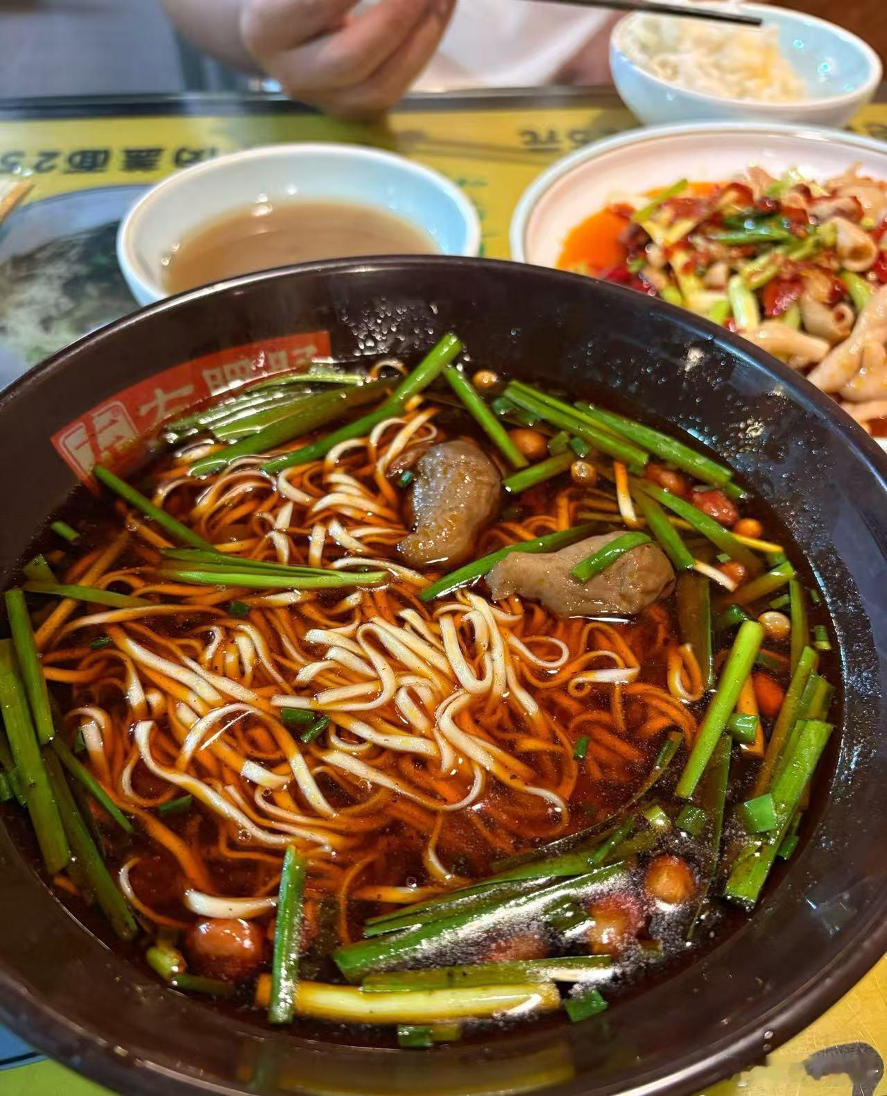 四川小县城泸州市泸县这是一座生产龙眼（桂圆）、龙桥（至今仍然保存140余座）的