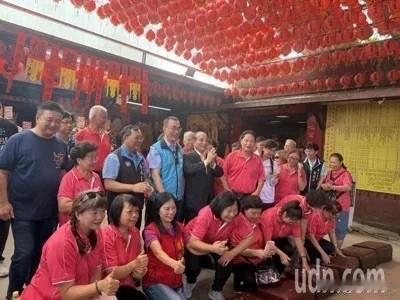 王金平：李四川是一块宝国民党新北市长参选人李四川跑基层，今（24日）早前往土