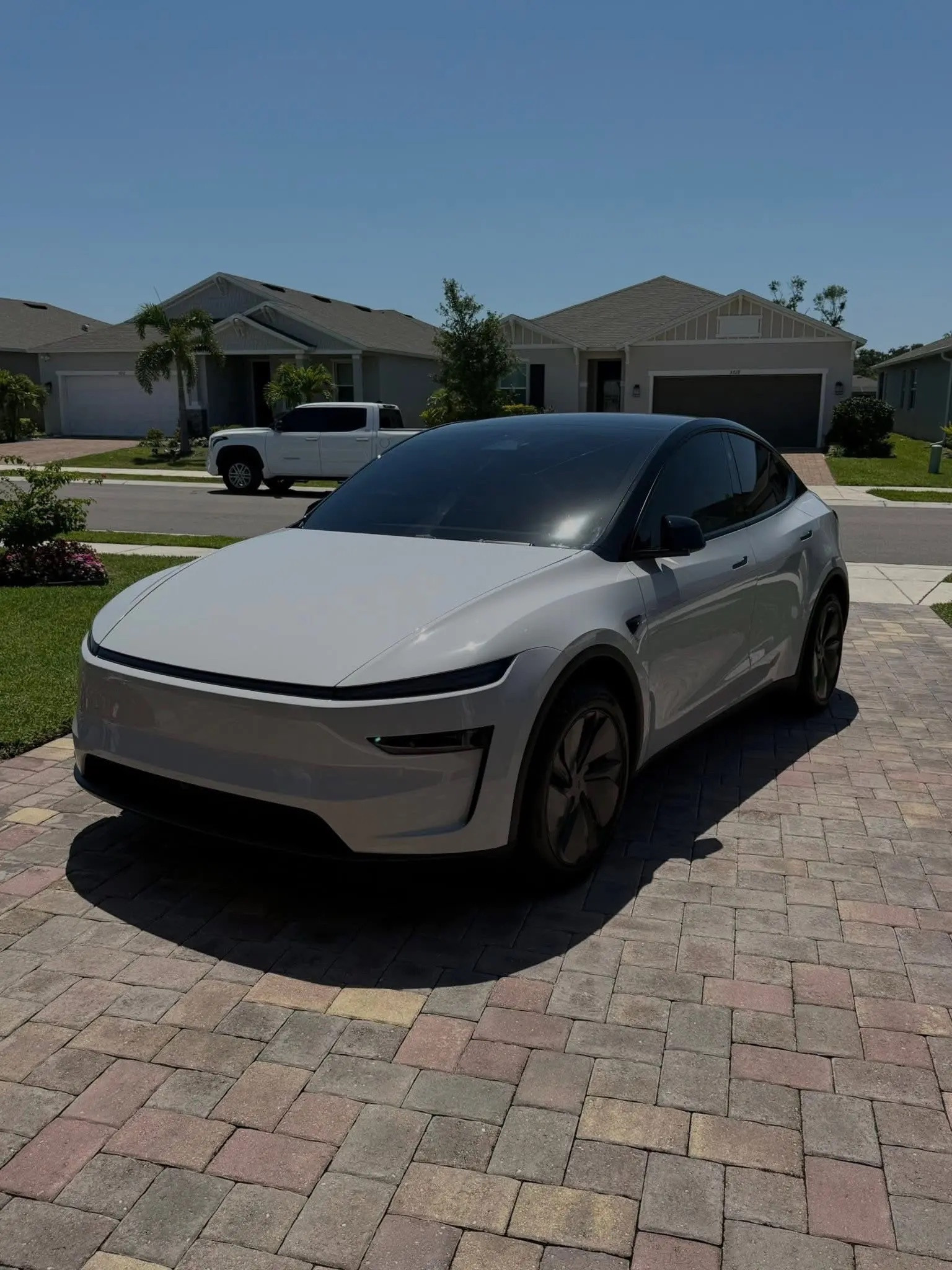 Tesla|ModelY，有人眼中的毛坯房，喜欢极简的人眼中的颜值王者
