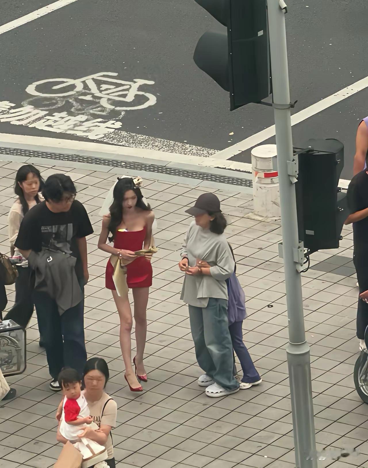 只有瘦到这种程度，上镜才刚刚好