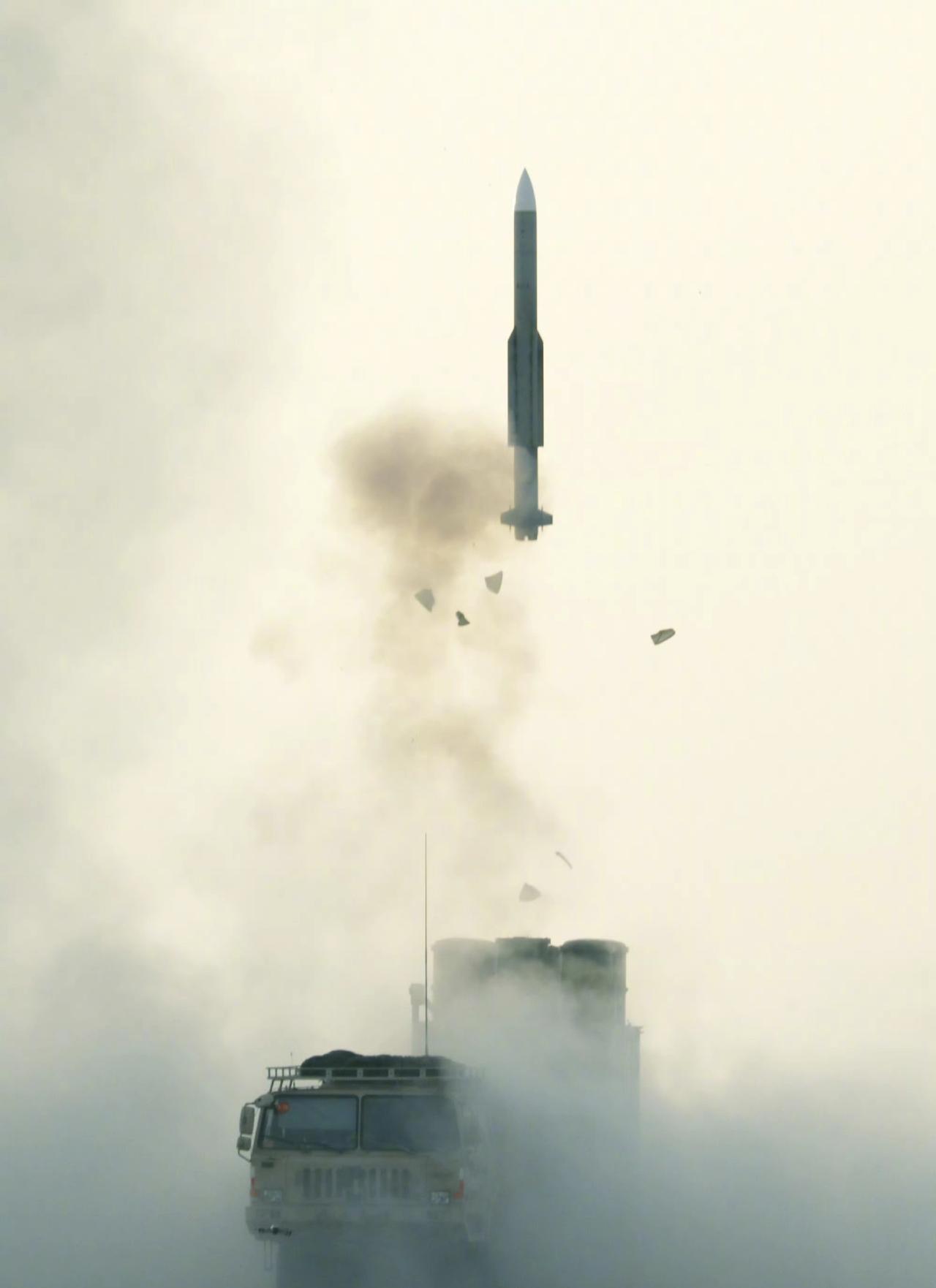 实锤了！巴基斯坦公布猎鹰-80地空导弹，射程高达70公里。巴基斯坦装备的猎鹰