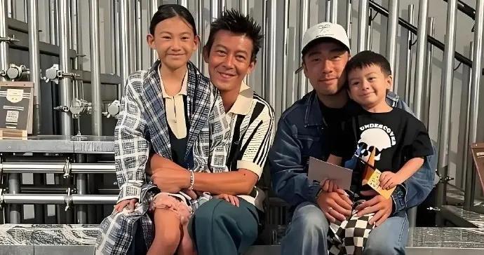 陈冠希女儿颜值爆表！眉清目秀萌态十足像极爸爸