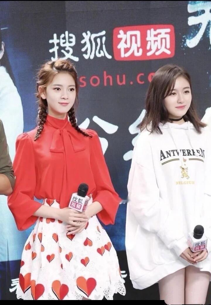 李兰迪和陈瑶同框，早期这脸一点不逊色[思考]​​​