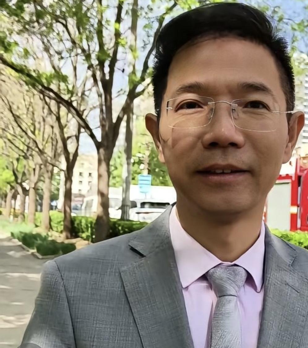 姐姐们家人们早晨好；现在早晨3点，姗姗刚刚看到李帅帅昨天在京北，发现李圣律师，感