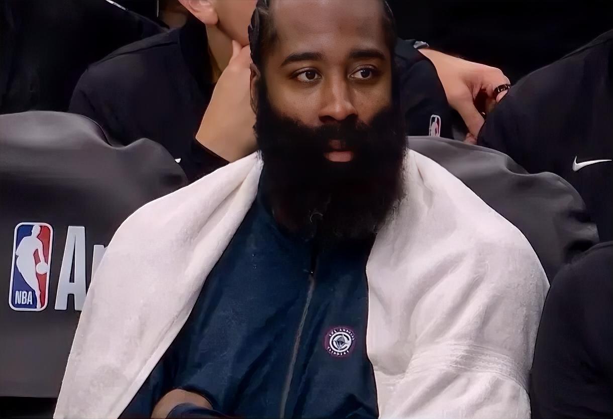 快船107-126不敌雷霆，第四节被对手打17-0，看懵哈登，赛后球员评分如下