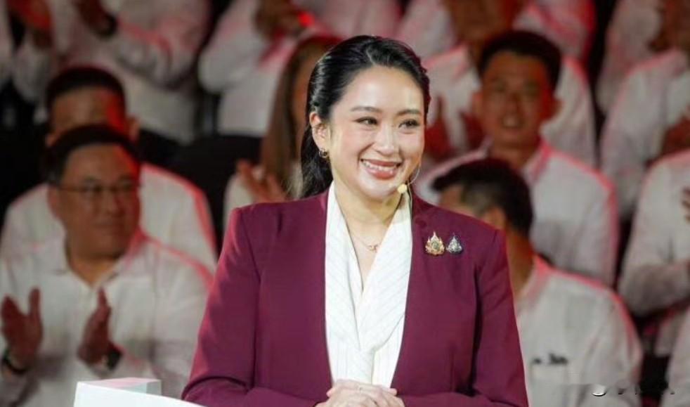 为泰党党魁佩通坦说，为泰党在下届大选中提名的三名首相候选人，将不会有任何他信家族