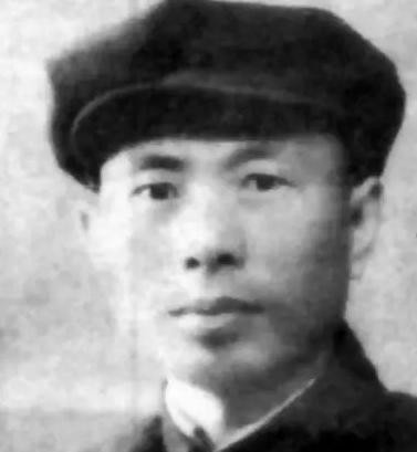 1952年，开封市委书记戴季英，自恃功高，向毛主席要官做，希望担任省委书记，毛主