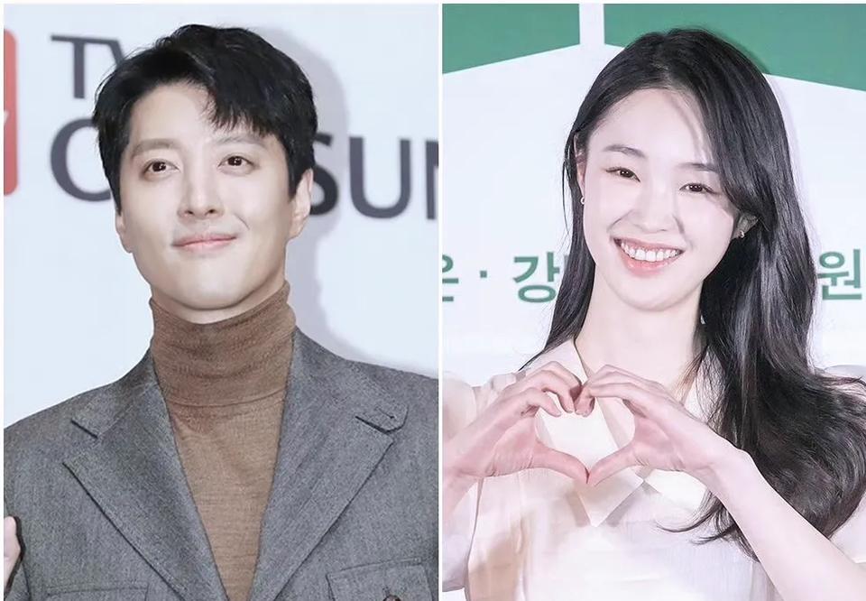 #李东健#韩娱圈再爆恋情炸弹！[爱心]5月29日，媒体直击42岁演员李东健与2
