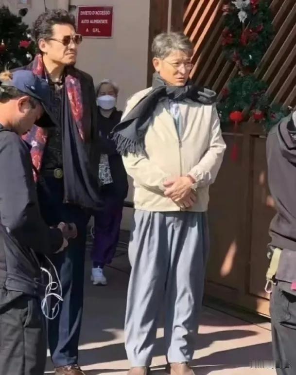 65岁刘德华生理年龄不到40。30年不喝冰水10年不吃米饭，为家人吃素，每天2
