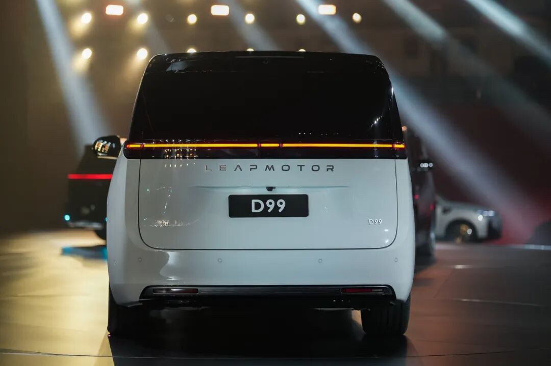 持币待购MPV看过来！智界V9不算完，今年还有更多硬货登场