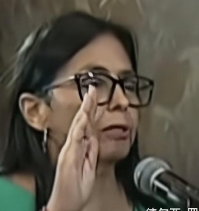 委内瑞拉代总统罗德里格斯女士自从美国把委内瑞拉总统马杜罗夫妇逮捕以后，对美国总统