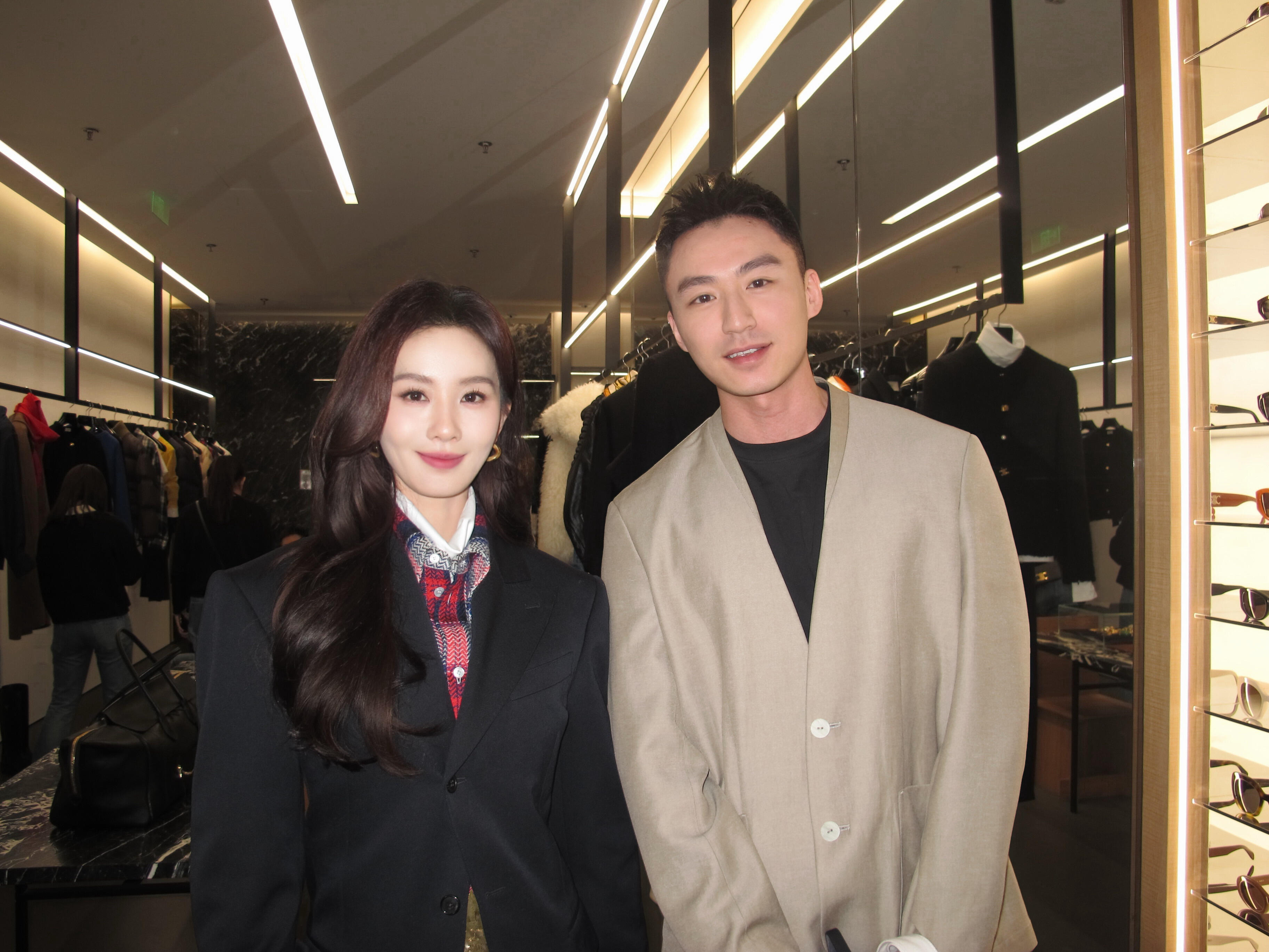 我姐真韩剧女主本人了很好地诠释了celine的西装学院风和公主风第一张像在高