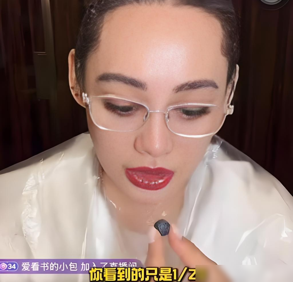 11年后宁静爆《花少2》猛料：母带恐被销毁！宁静直播说，录完节目当年嘉宾大多断了联系，唯独杨洋逢年过
