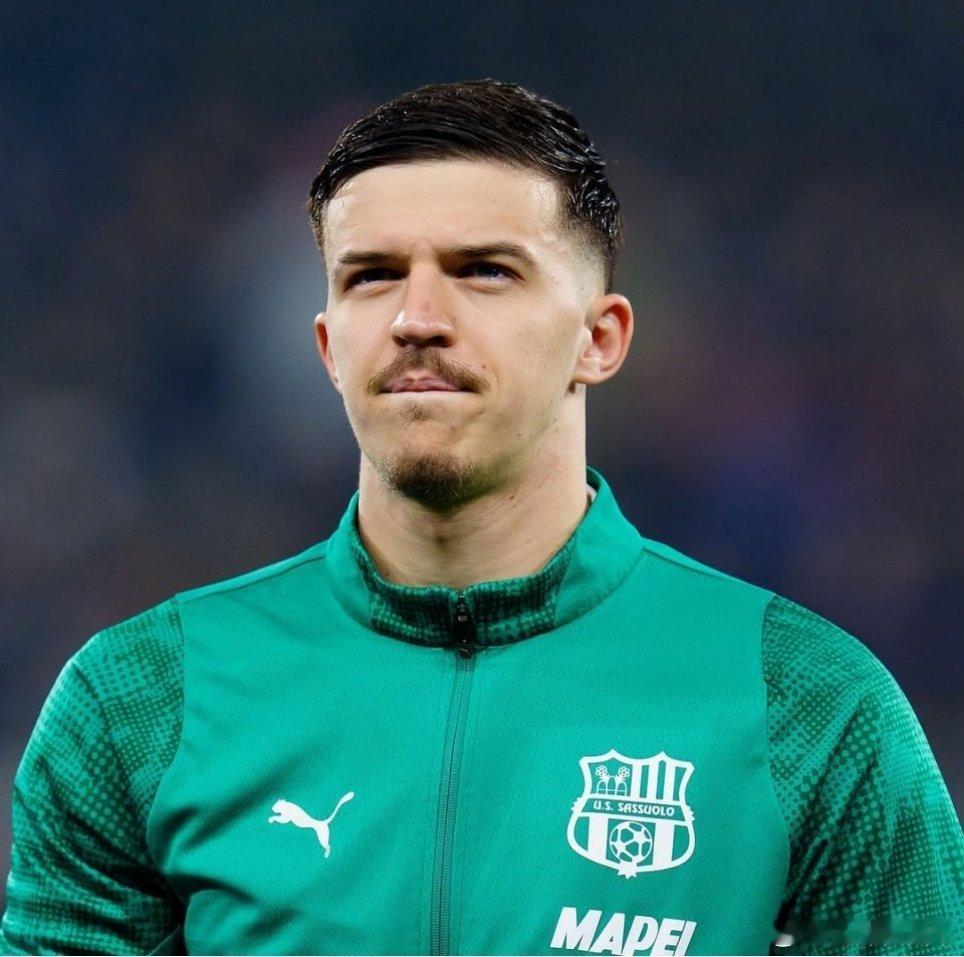 罗马诺：穆哈雷莫维奇与国际米兰的转会协议越来越近了，目前与萨索洛队仍需敲定双方的