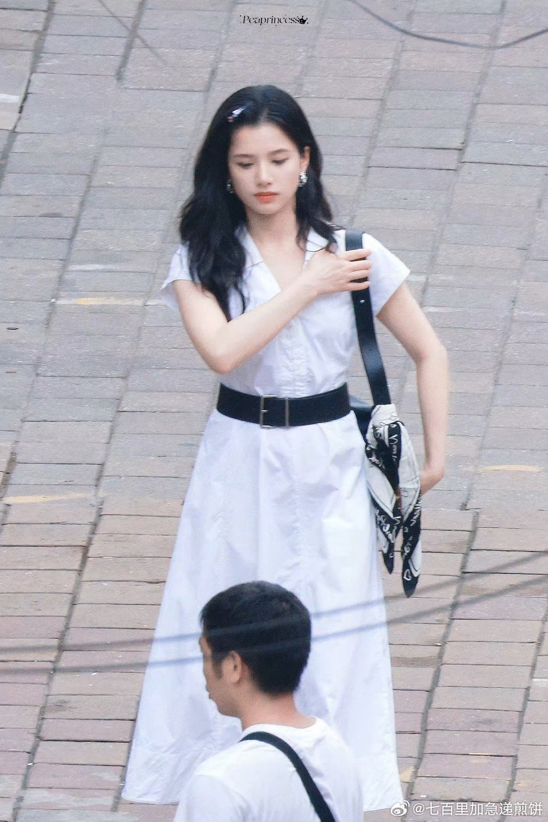 张婧仪的野狗骨头新路透​​​