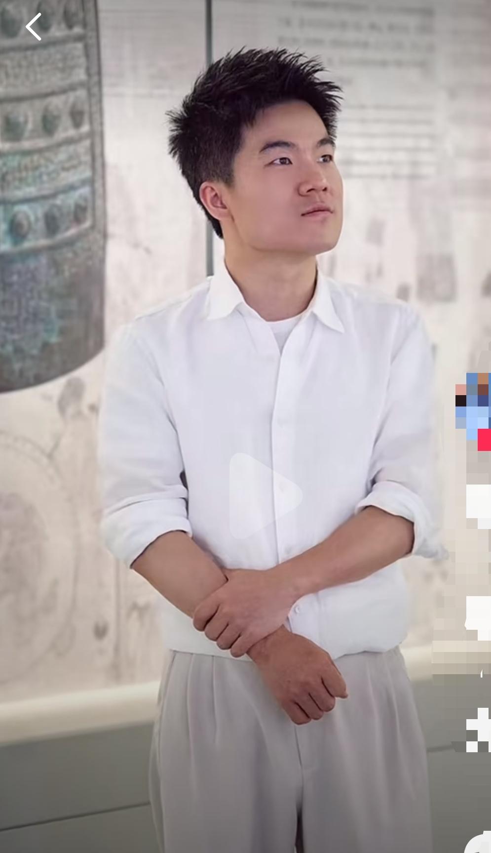 为什么有人喷董宇辉的小作文？背后的争议藏着3个核心矛盾提起董宇辉的“小作