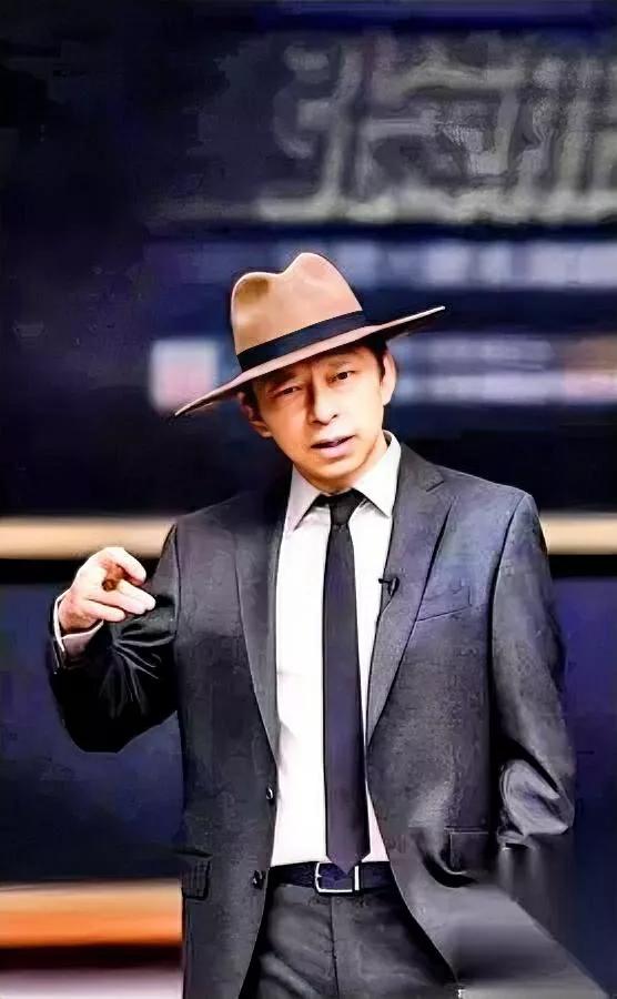 张朝阳创业开局有多野？朋友直接甩百万美金。大佬拽他进精英圈层，教授亲自帮开公司，
