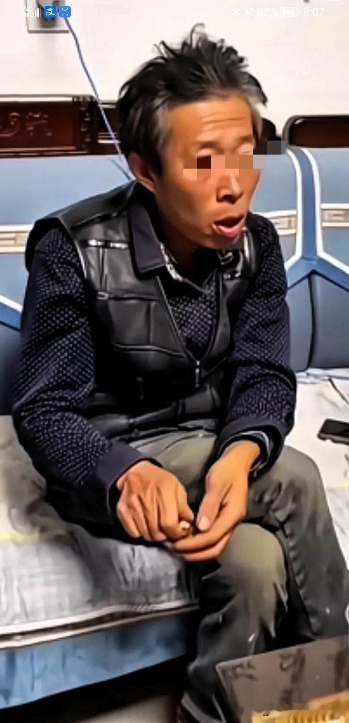 泪酸！妻子晒出丈夫，为了给儿子买车，买房，娶媳妇，拼了命的挣钱，43岁的年纪