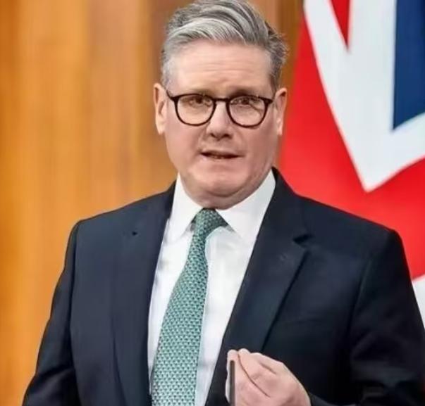 英国传来消息！2026年3月30日，英国首相斯塔默宣布，他要在周一和壳牌、英