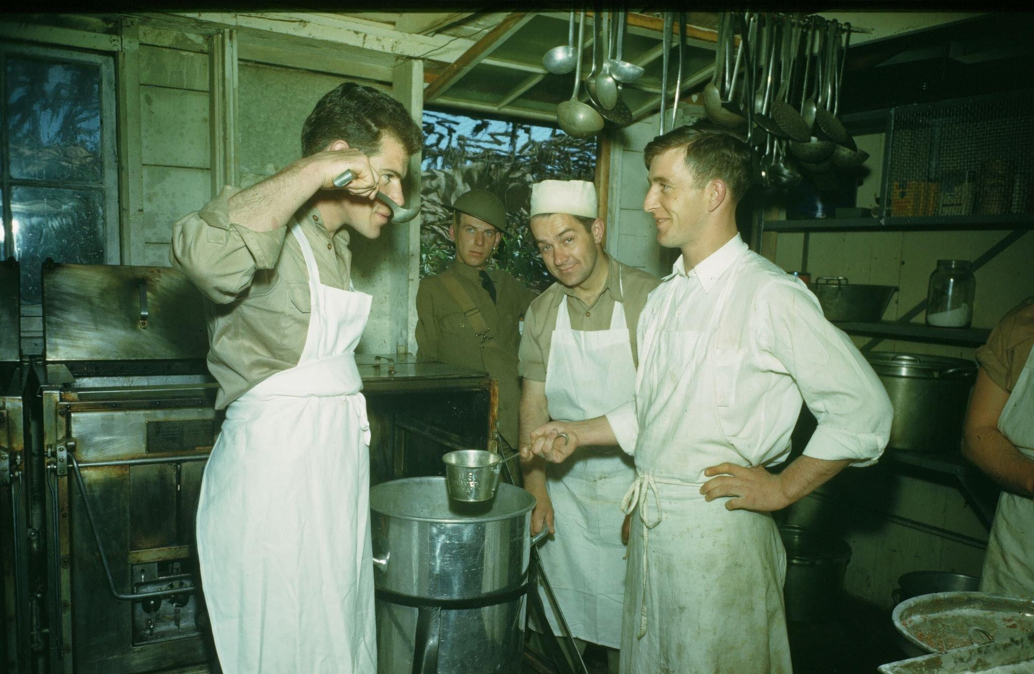 早，恰饭冇？(1942年美国)