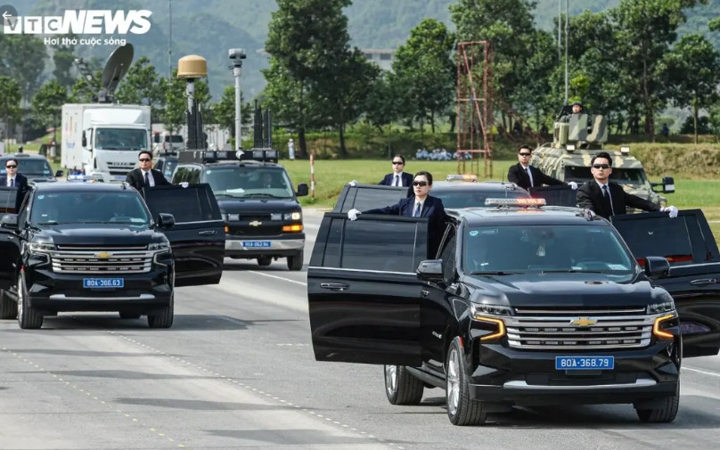 越南国庆的阅兵彩排上，越南特勤部队也将接受检阅。请注意看，全套的美式车辆装备及着