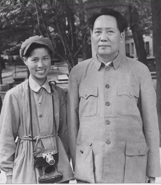 毛主席：“只有人们的社会实践，才是人们对于外界认识的真理性的标准。”