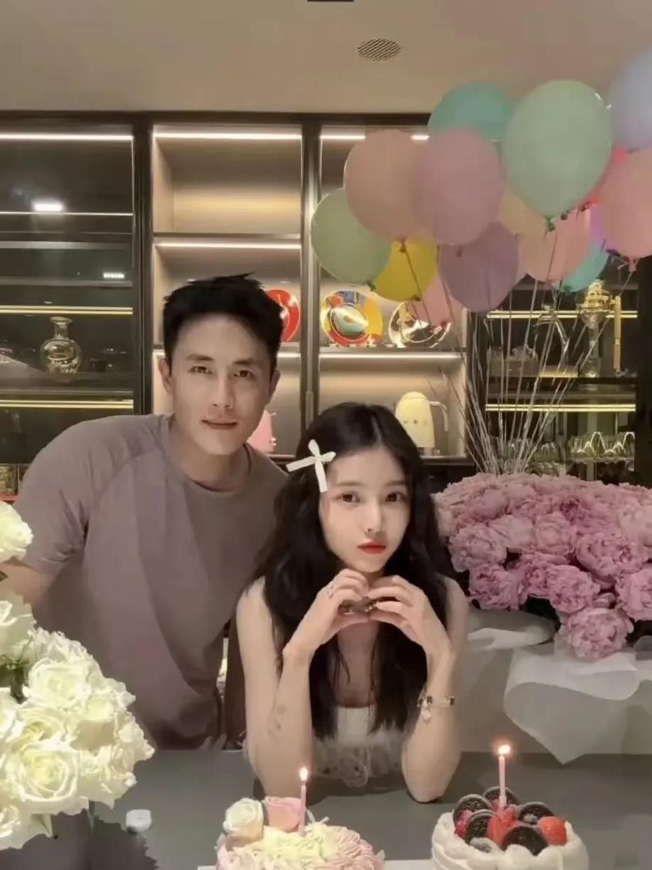 杜淳的老婆王灿越来越漂亮啊！青春美少女，尤其是这造型好养眼啊！特别可爱迷人，妥妥