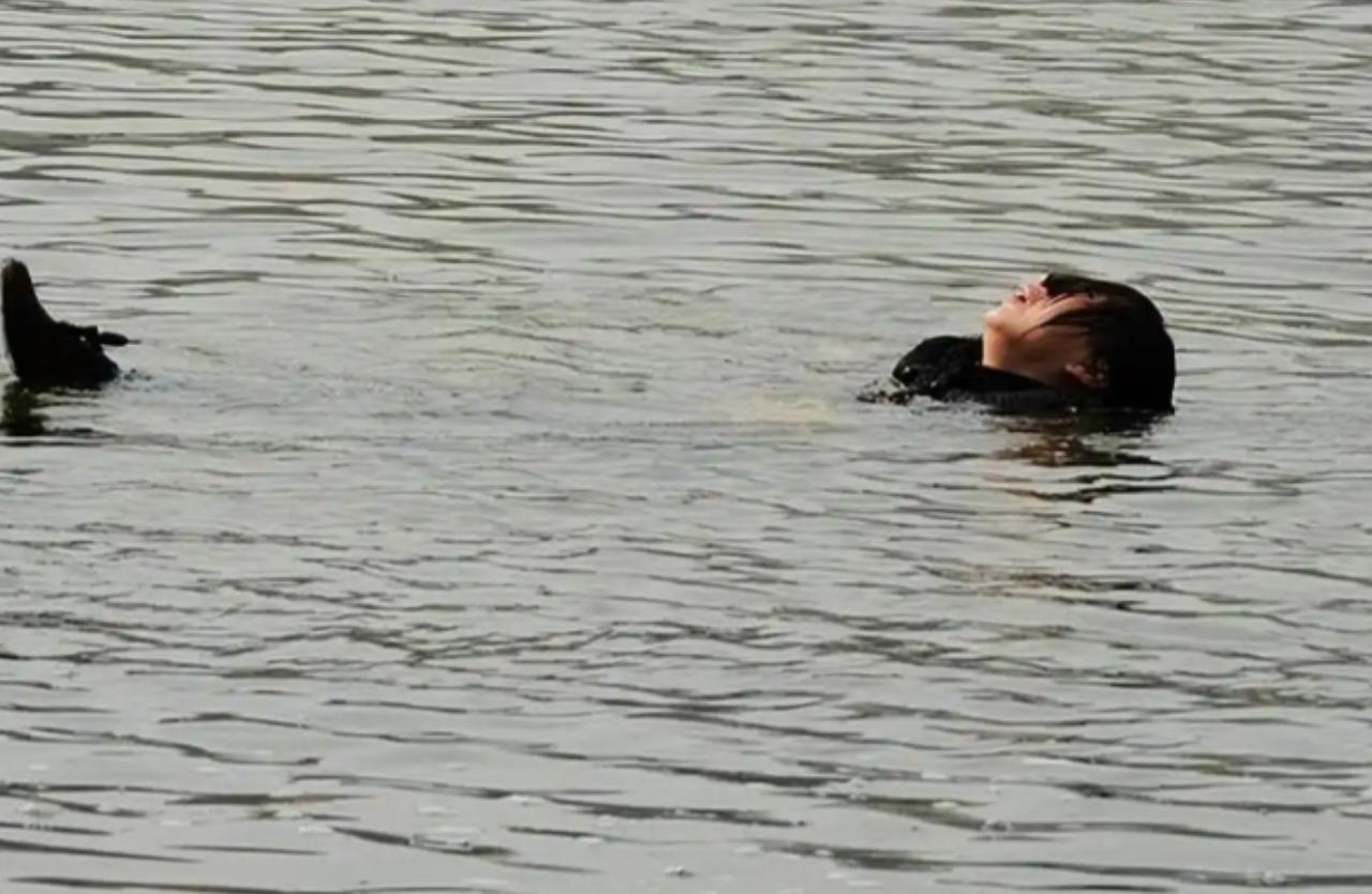 黑龙江，夫妻发生争吵，之后妻子坐上丈夫的车，提出要去湖边自杀。丈夫以为妻子开玩笑