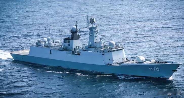 这下硬气了！中方正面硬刚美军封锁：中国船只，照常过海峡！4月13号，全球媒体