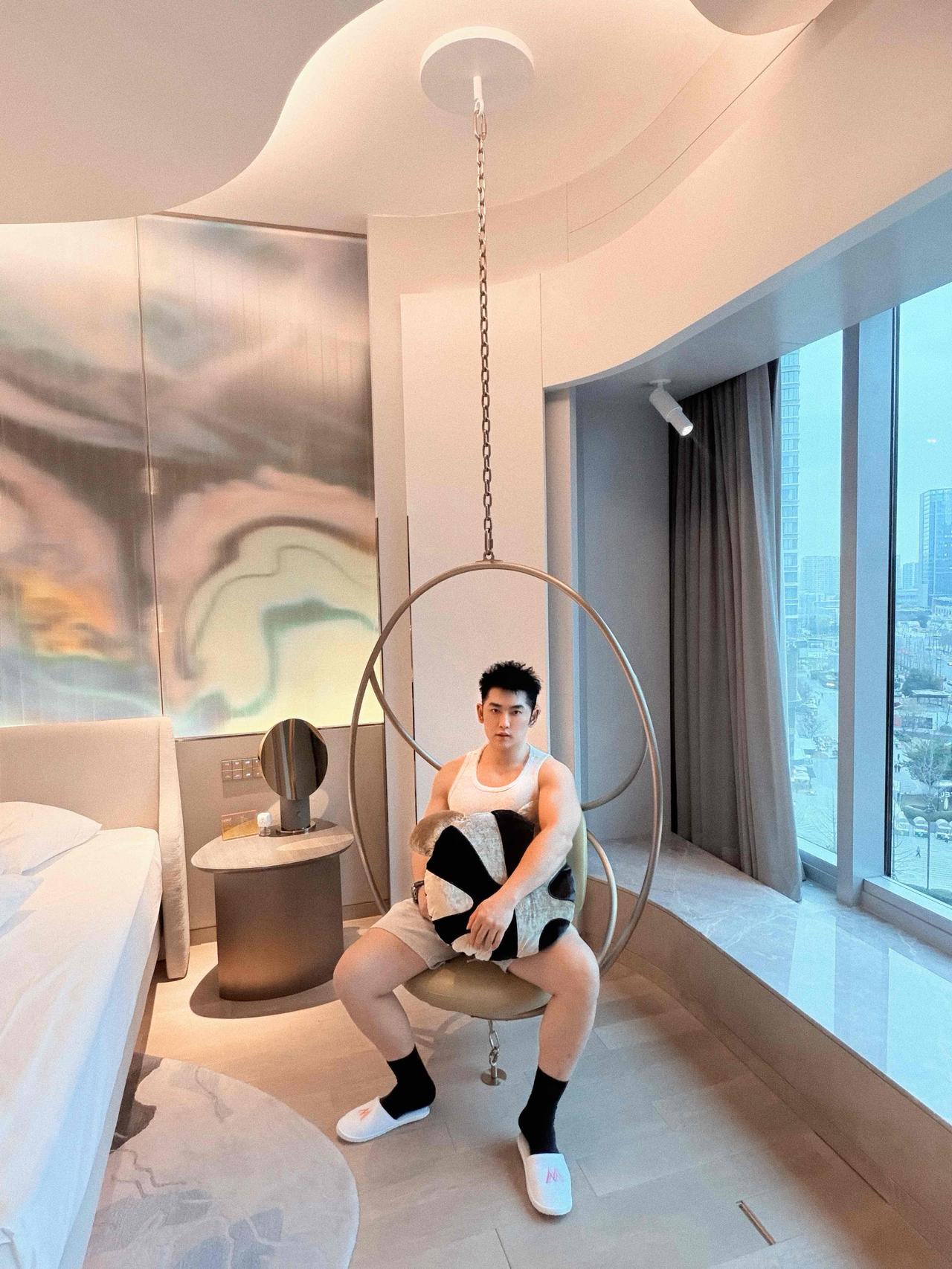 全球W酒店图鉴｜成都W生日月带我妈旅行，从阿克苏飞厦门在成都停一晚，住的是成都