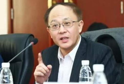 中美“差距”究竟在哪？邱震海语出惊人：“中国辛辛苦苦在14亿人中培养人才