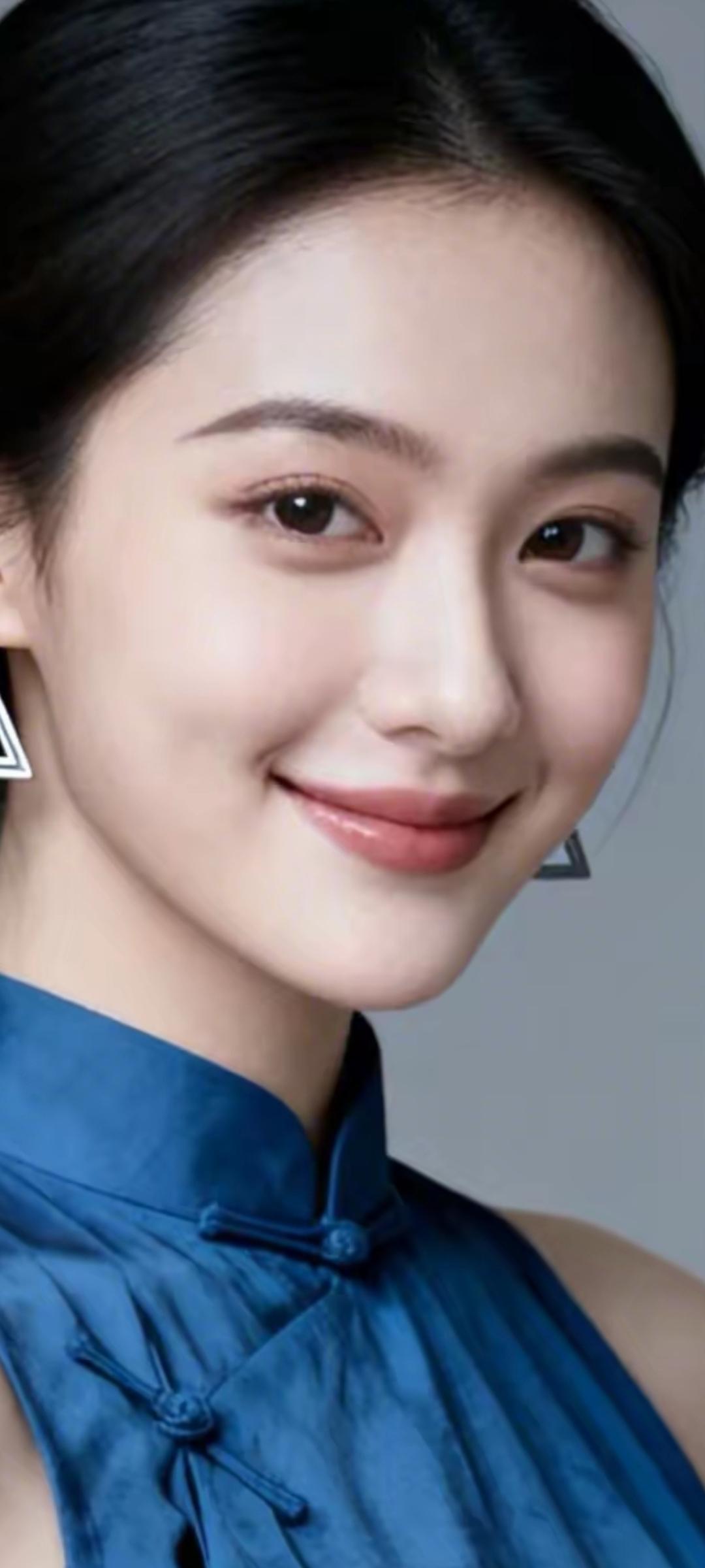 优雅蓝调，微笑的魅力✨