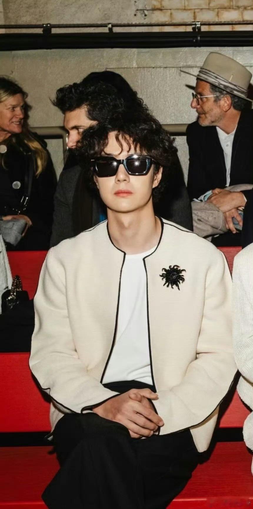 娱乐王一博香奈儿看秀官方镜头王一博香奈儿看秀镜头王一博香奈儿看秀官方镜头