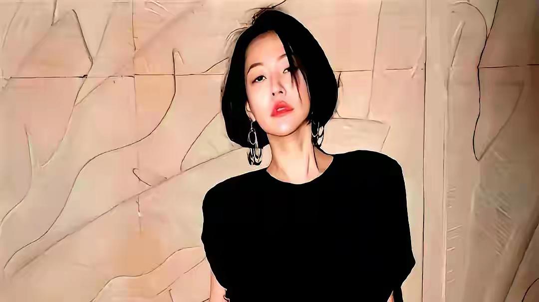 小S做事情太反常了，真的很不一样，她选择在家里休息半年。也很少去看大S的孩子们，