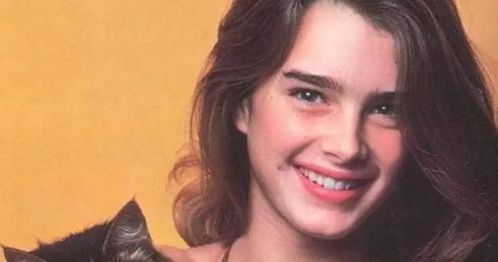 童星转型之路：波姬·小丝十部代表作展现实力与演技