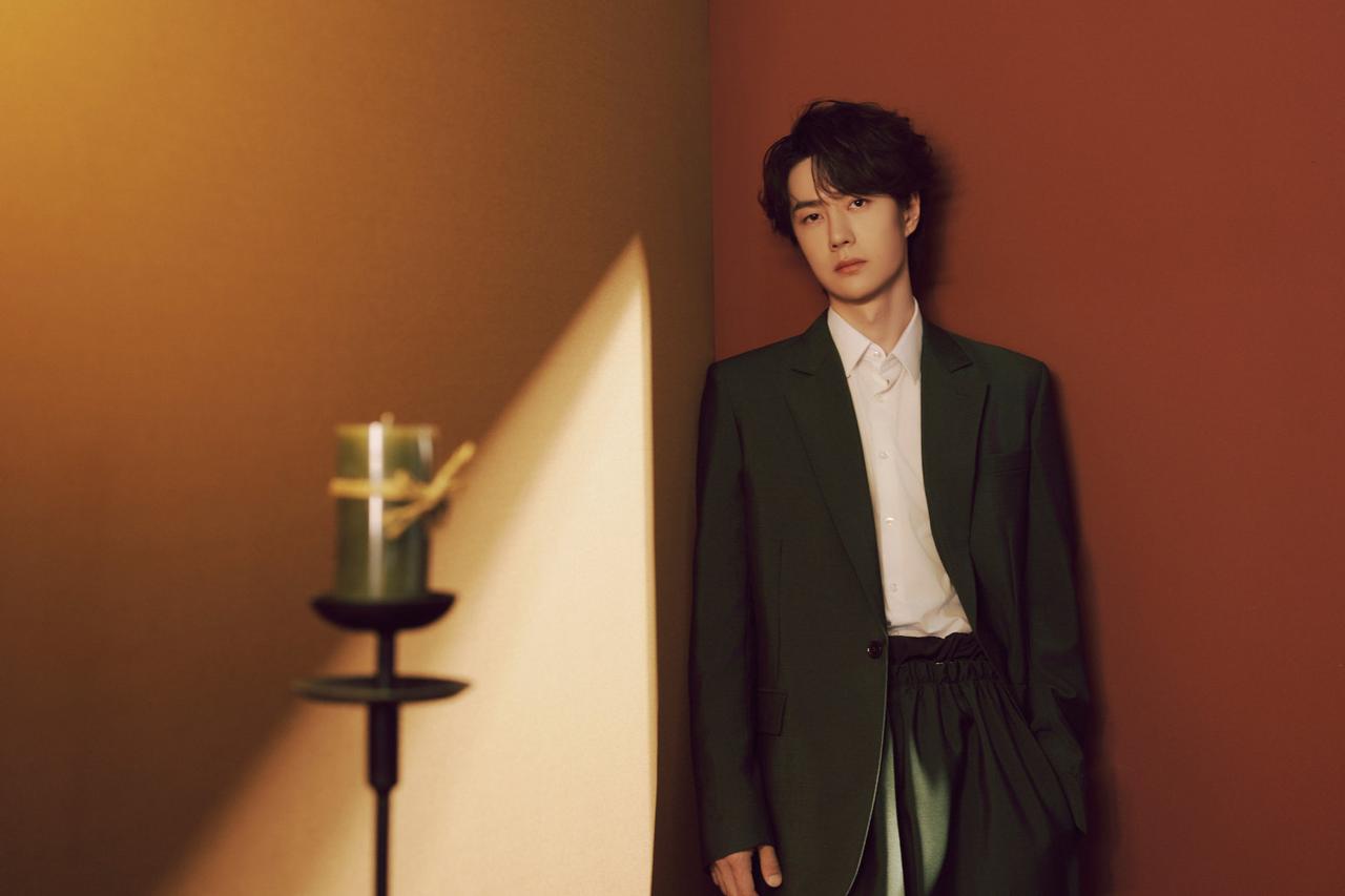 元宵节快乐！一身绿色西装的王一博来啦🎉🎉🎉哈哈哈，可可爱爱奇奇怪怪的角