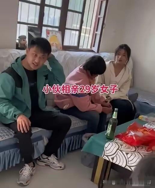 最近山东一个29岁女生带着3岁孩子去相亲，媒人跟男方说：“孩子现成的，省事儿，福