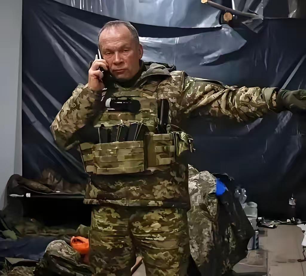 快讯！快讯！乌克兰总司令瑟尔斯基突然宣布了。乌克兰武装部队总司令瑟尔斯基