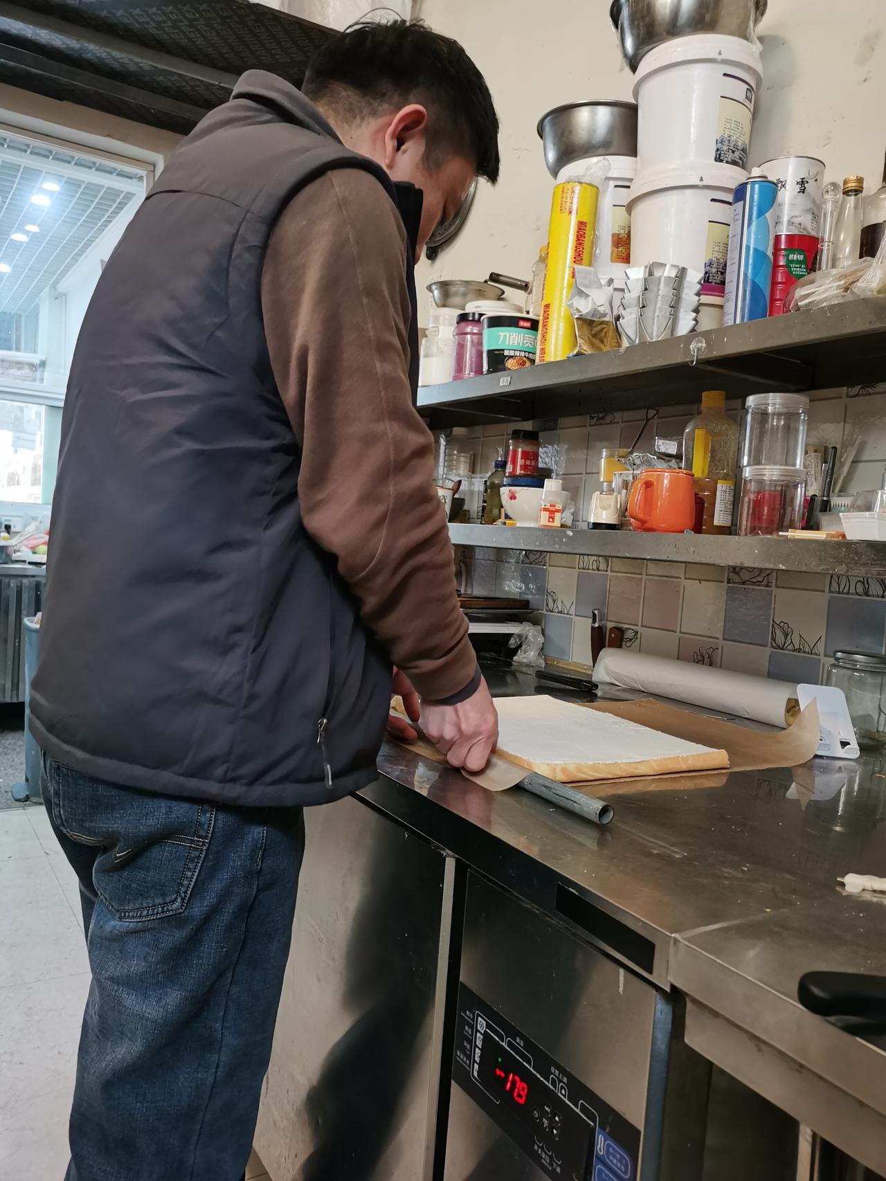 今日运势：乙巳年戊子月壬戌日2025.12.19日鼠：工作容易受到阻碍牛