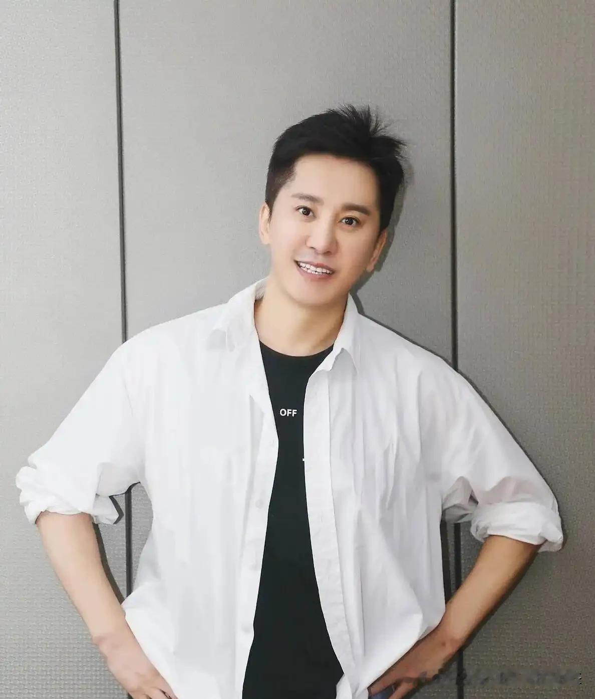 毛宁独唱、与杨钰莹合唱歌曲一、毛宁独唱1. 《涛声依旧》灵感取自唐