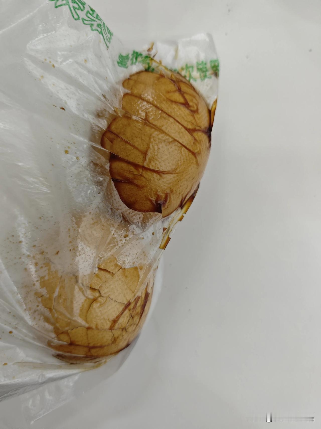 减肥真的没有那么容易，连续半个月早餐两个鸡蛋，午餐吃七分饱，晚餐不吃，才瘦了4斤