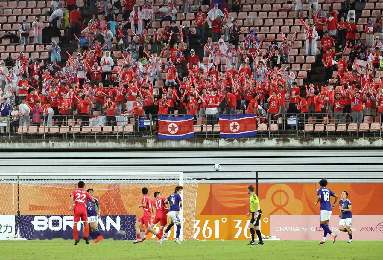 亚奥理事会这回算是彻底颜面尽失了！亚运U23男足1/4决赛日本队1:0战胜朝鲜队